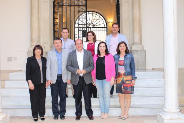 Concejales del PP de Alhama realizaron una visita al Palacio de San Esteban, Foto 1
