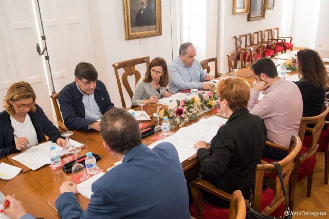 La Junta de Gobierno aprueba la inclusion de la linea de La Palma en el transporte publico urbano - 1, Foto 1
