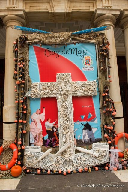 MC: Las Cruces de Mayo, amenazadas por el Gobierno socialista - 3, Foto 3