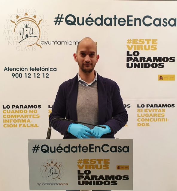 Lorca pide acudir de manera escalonada para evitar aglomeraciones en las farmacias al recoger las mascarillas para mayores de 65 años - 1, Foto 1