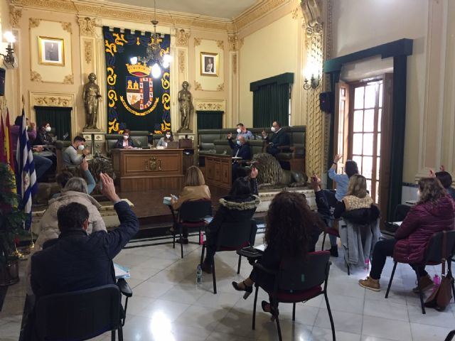 El pleno aprueba solicitar a la CARM a que ponga en marcha ayudas a empresas y autónomos que complementen las del Gobierno de España - 1, Foto 1