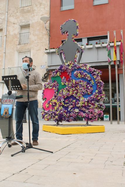 Una huertana de forja con adornos florales rinde homenaje a la Fiesta de San Marcos - 2, Foto 2