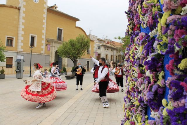 Una huertana de forja con adornos florales rinde homenaje a la Fiesta de San Marcos - 5, Foto 5