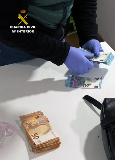    [La Guardia Civil desmantela una experta organización criminal dedicada a la venta de múltiples sustancias estupefacientes en Totana, Foto 4