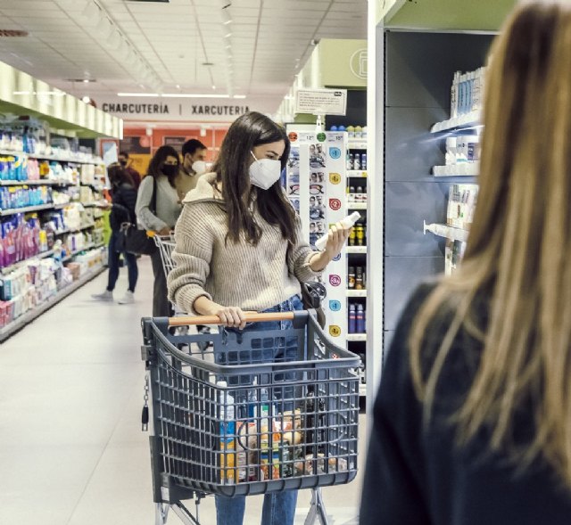Consum sustituye todos los mangos de sus carros de compra por unos tratados contra la Covid-19 - 1, Foto 1
