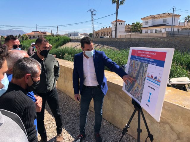 El Ayuntamiento agiliza los trabajos y retira, una semana antes de lo previsto, la hormigonera que cayó en el río - 2, Foto 2