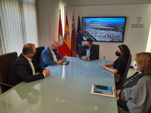 Ayuntamiento y empresarios del Polígono colaboran para mejorar las prestaciones del Parque Industrial Oeste - 2, Foto 2