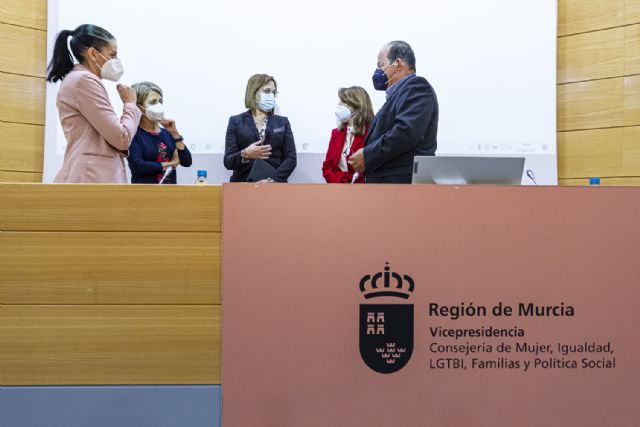 La Comunidad colabora con el Observatorio de Derechos Humanos de la Mujer de la Universidad Católica de Murcia - 1, Foto 1