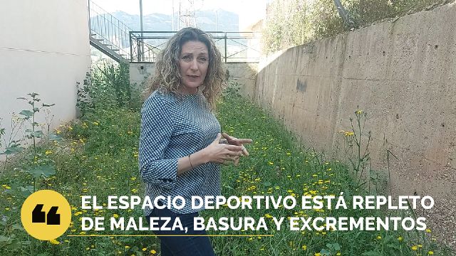 El PP exige el arreglo inmediato del recinto deportivo anexo al centro social de Río, que permanece plagado de excrementos, basura y maleza - 4, Foto 4