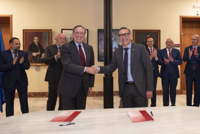 Santander Universidades aporta 550.000 euros a la UMU para favorecer el acceso a la educación, el emprendimiento y el empleo - 1, Foto 1