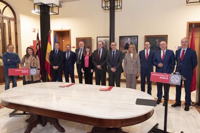 Santander Universidades aporta 550.000 euros a la UMU para favorecer el acceso a la educación, el emprendimiento y el empleo - 2, Foto 2