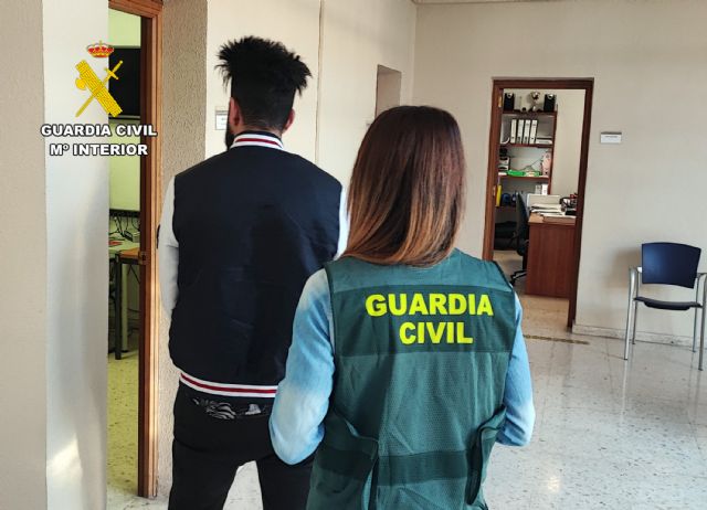La Guardia Civil detiene al presunto autor de un robo con fuerza en una vivienda de Murcia - 1, Foto 1