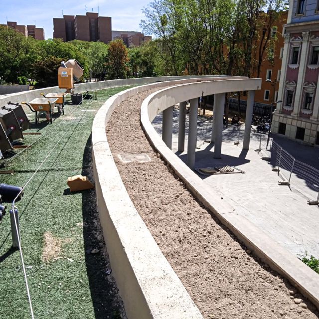 Finalizan los trabajos de ajardinamiento de la pérgola de la Plaza de la Universidad - 4, Foto 4