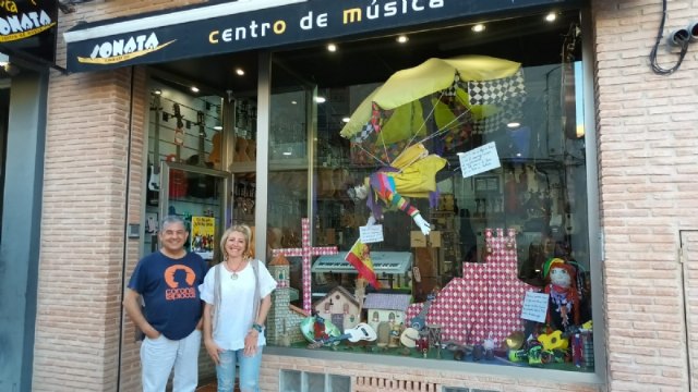 El Centro de Música SONATA gana el Concurso de Escaparatismo Los Mayos 2023 - 1, Foto 1