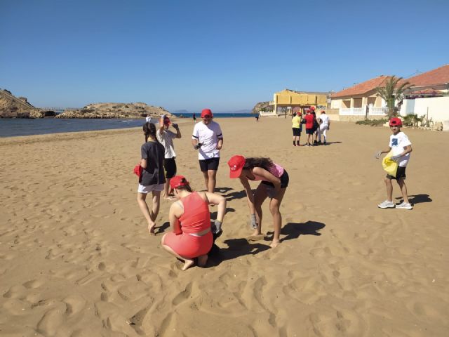 98 voluntarios limpian la playa La Reya (Mazarrón), Foto 3
