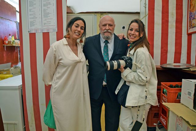 Feria de Sevilla . Un Jefe superior de Policía Nacional y un Decano de la Facultad de Medicina, galardonado en la caseta la “Flamenca” en la Feria de Sevilla - 1, Foto 1