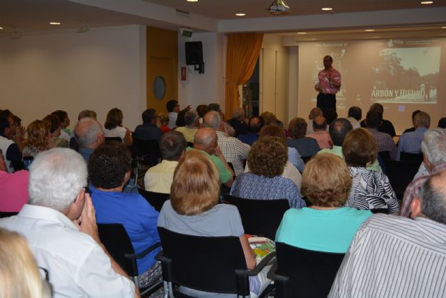 Águilas acoge la presentación del documental Entre vapor, carbón y hierro - 2, Foto 2