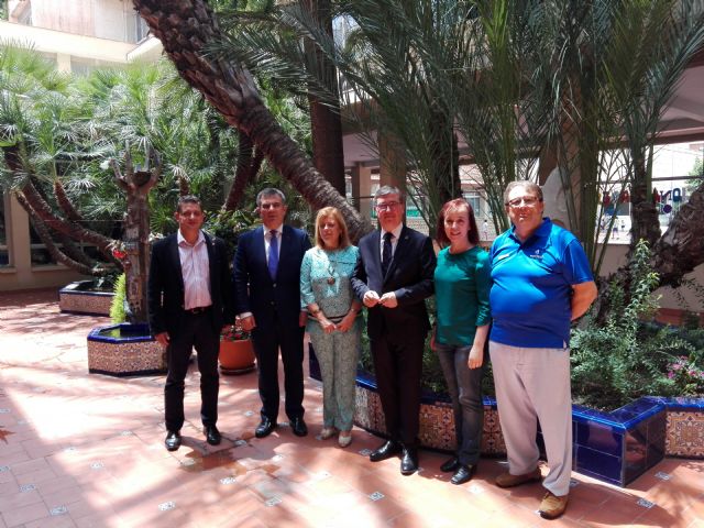 El PP apuesta por una educación de calidad y así lo ha manifestado el Secretario de Estado, Marcial Marín en su visita hoy a Murcia. - 2, Foto 2