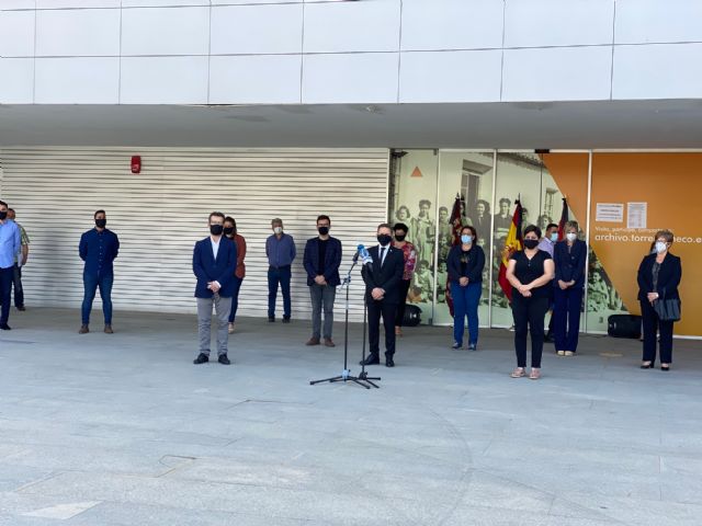 Torre Pacheco guarda un minuto de silencio y se suma al luto oficial - 2, Foto 2