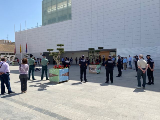 Torre Pacheco guarda un minuto de silencio y se suma al luto oficial - 4, Foto 4