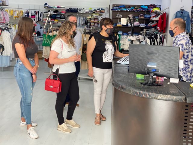 La ganadora de 1.000 euros en la campaña un premio por mamá realiza sus compras - 3, Foto 3