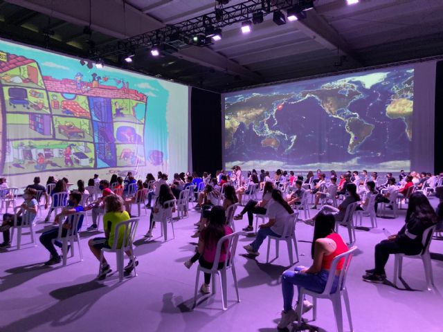 Cerca de 4.000 personas han disfrutado la exposición audiovisual 'Lorca. Las costuras del Tiempo' en el recinto ferial de Ifelor organizada por el Ayuntamiento de Lorca - 1, Foto 1