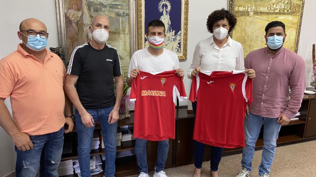 Ayuntamiento y Club Deportivo Lumbreras firman un nuevo convenio de colaboración para la promoción del fútbol de base en la ciudad - 1, Foto 1