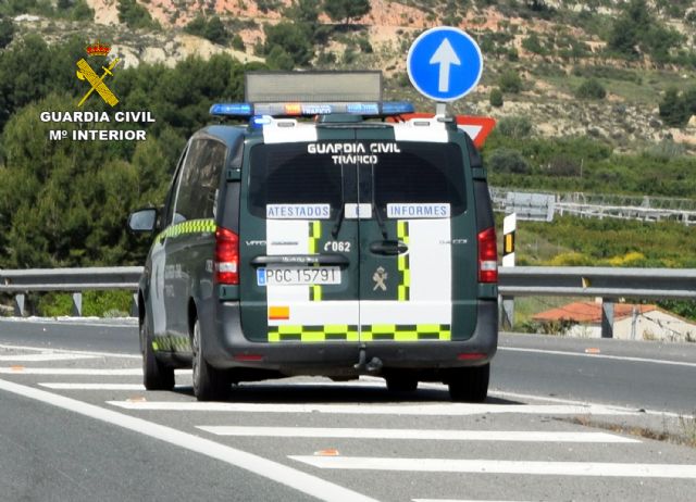 La Guardia Civil investiga al conductor de un turismo por circular en sentido contrario en autovía durante 30 km - 2, Foto 2