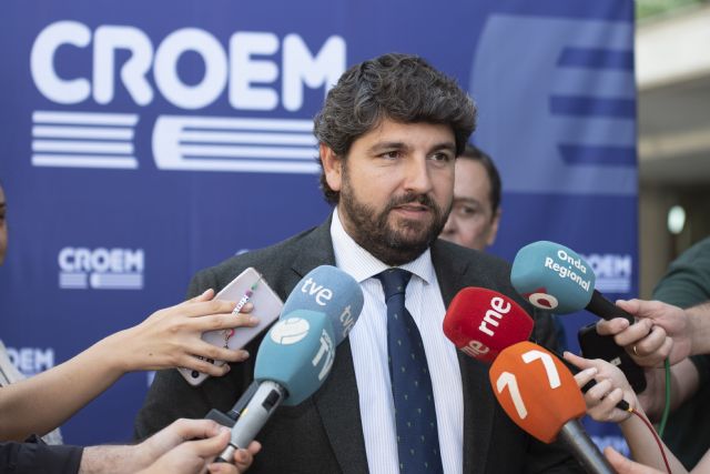 López Miras anuncia el ajuste a la inflación de la tarifa autonómica del IRPF - 1, Foto 1