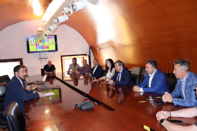 Concejalía de Comercio, Dirección General y asociacionesde comerciantes trabajan de la mano para seguir potenciando el comercio local - 3, Foto 3