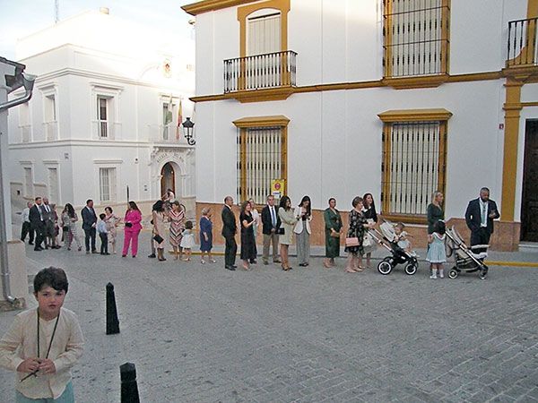 Los titulares de Vera-cruz quedo expuesta a la veneración en devoto Besapiés y Besa Manos respectivamente - 1, Foto 1