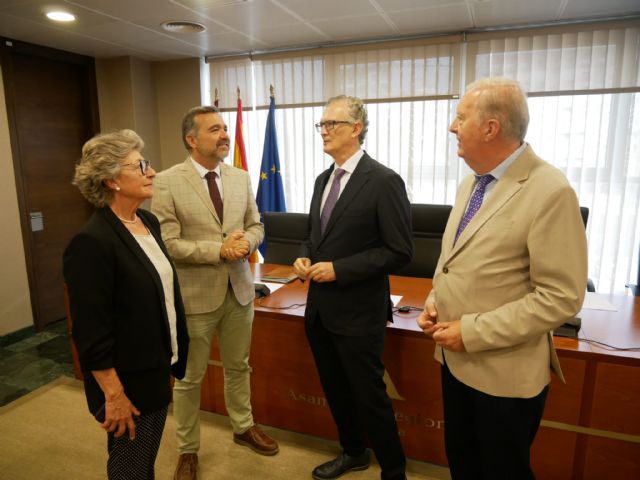 Albaladejo: El Gobierno de López Miras demuestra con hechos que prioriza el cuidado de la salud de la infancia y la adolescencia en la Región - 1, Foto 1