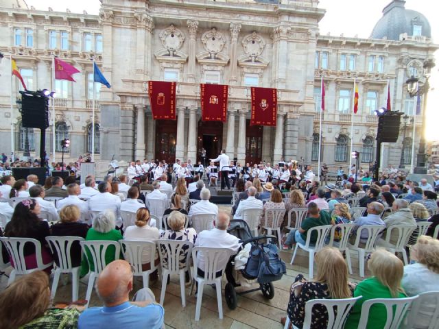 La Armada pone el broche de oro a los actos de celebración de su Día con un concierto multitudinario - 3, Foto 3