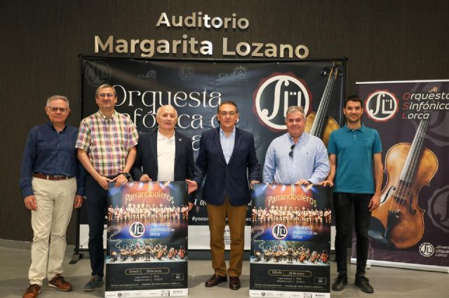 La Orquesta Sinfónica de Lorca ofrece un espectáculo inolvidable con Los Parrandboleros, coincidiendo con el 26° aniversario de la formación del grupo - 3, Foto 3