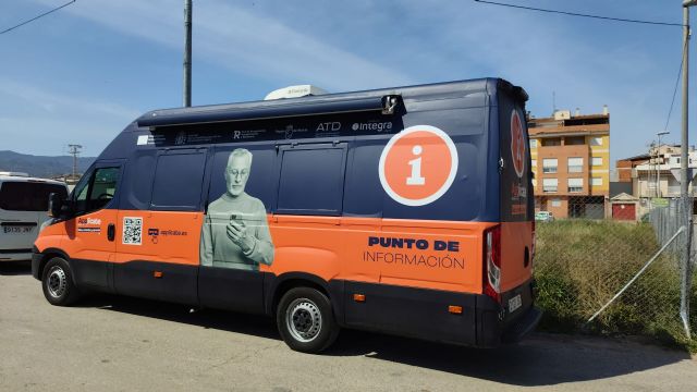 Los vecinos de Sangonera la Verde pueden formarse en competencias digitales gracias al aula móvil gratuita de la campaña Applícate - 3, Foto 3