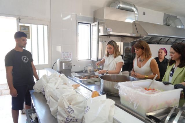 La Comunidad facilita que el comedor social de Hospitalidad Santa Teresa amplíe la atención a más de un centenar de personas vulnerables - 1, Foto 1