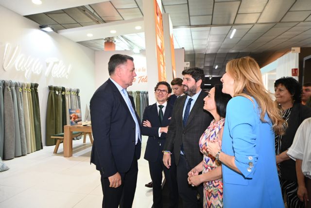 El sector del mueble y la madera genera más de 7.700 empleos en la Región y reafirma su liderazgo en la Feria de Yecla - 2, Foto 2