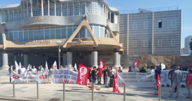 Los trabajadores de las empresas auxiliares piden sus derechos - 1, Foto 1