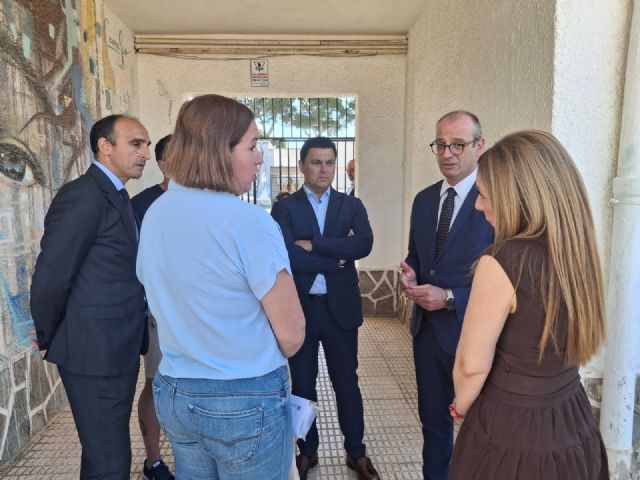 Educaci�n invierte 800.000 euros en el cambio de cubiertas del colegio Nuestra Se&ntilde;ora de Loreto de San Javier, Foto 3