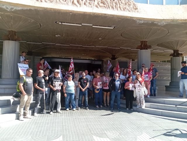 Trabajadores del Sector Protecci�n de Menores y Reforma Juvenil exigen en la Asamblea Regional condiciones laborales y salariales dignas