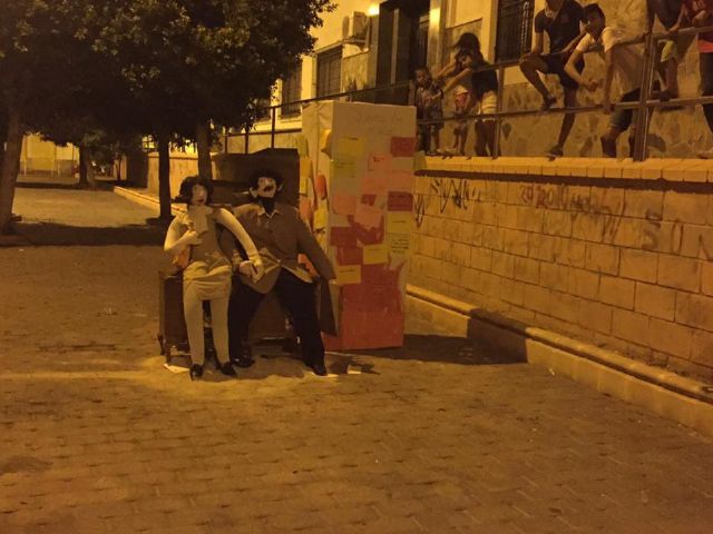 Noche de hogueras entre vecinos con la Coordinadora de Asociaciones de San Antón - 2, Foto 2