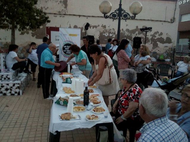 Noche de hogueras entre vecinos con la Coordinadora de Asociaciones de San Antón - 4, Foto 4