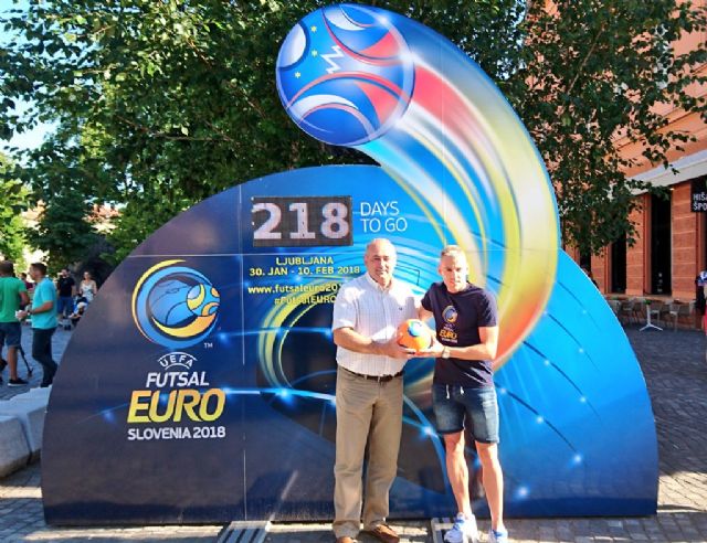 El capitán de ElPozo Murcia FS, Miguelín, ejerce de embajador con UEFA para presentar el Europeo 2018 en Eslovenia - 2, Foto 2