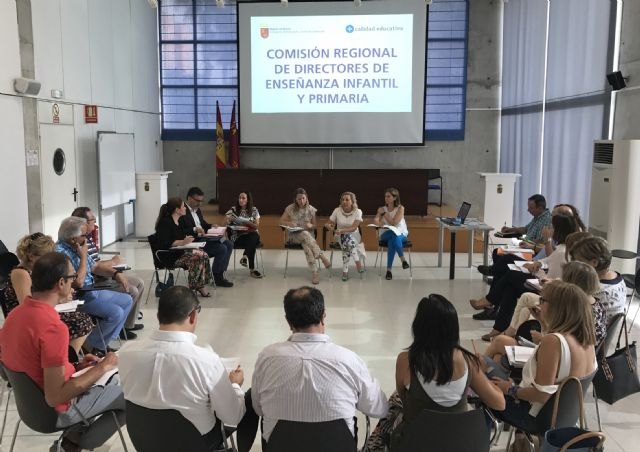 Educación trabaja en nuevas medidas contra el acoso escolar con los directores de Primaria y Secundaria - 1, Foto 1