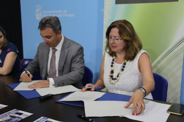 La Fundación CajaMurcia destina 2.000 euros a la Universidad Popular de San Pedro - 1, Foto 1