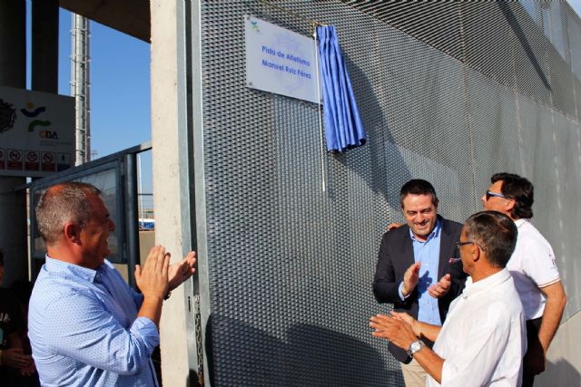 Manuel Ruiz Pérez Manolico ya da nombre a una instalación deportiva, la del campo de fútbol y pista de atletismo en Alcantarilla - 1, Foto 1