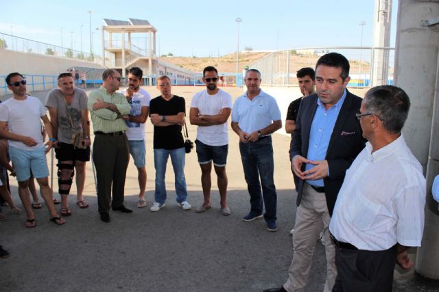 Manuel Ruiz Pérez Manolico ya da nombre a una instalación deportiva, la del campo de fútbol y pista de atletismo en Alcantarilla - 3, Foto 3