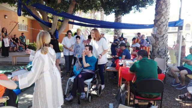 Los Centros de Día para la Discapacidad de Totana organizan una Fiesta Medieval para fomentar las habilidades sociales y comunicativas de los usuarios - 4, Foto 4
