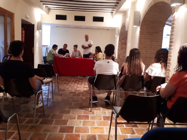 Inés Correia y Mª Jesús Boluda ganan el concurso de portada y contraportada del libro de Fiestas 2018. - 2, Foto 2