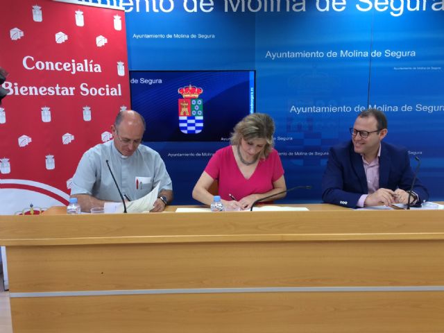 El Ayuntamiento de Molina de Segura y la Fundación Carlos Soriano firman un convenio de colaboración para plazas residenciales de emergencia social - 1, Foto 1
